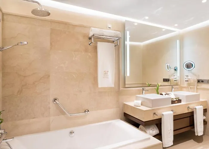 Hotel Gf Victoria 5*