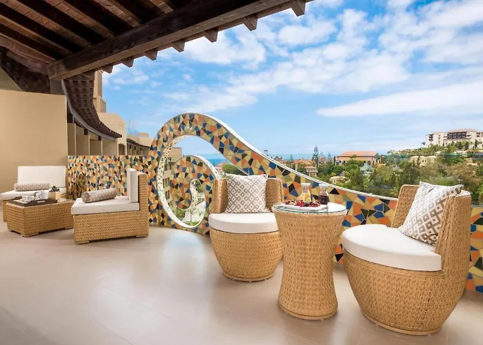 Gf Victoria فندق 5*